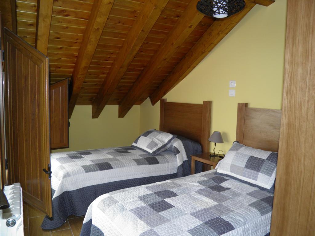 Apartamentos Turisticos Peñafiel Δωμάτιο φωτογραφία